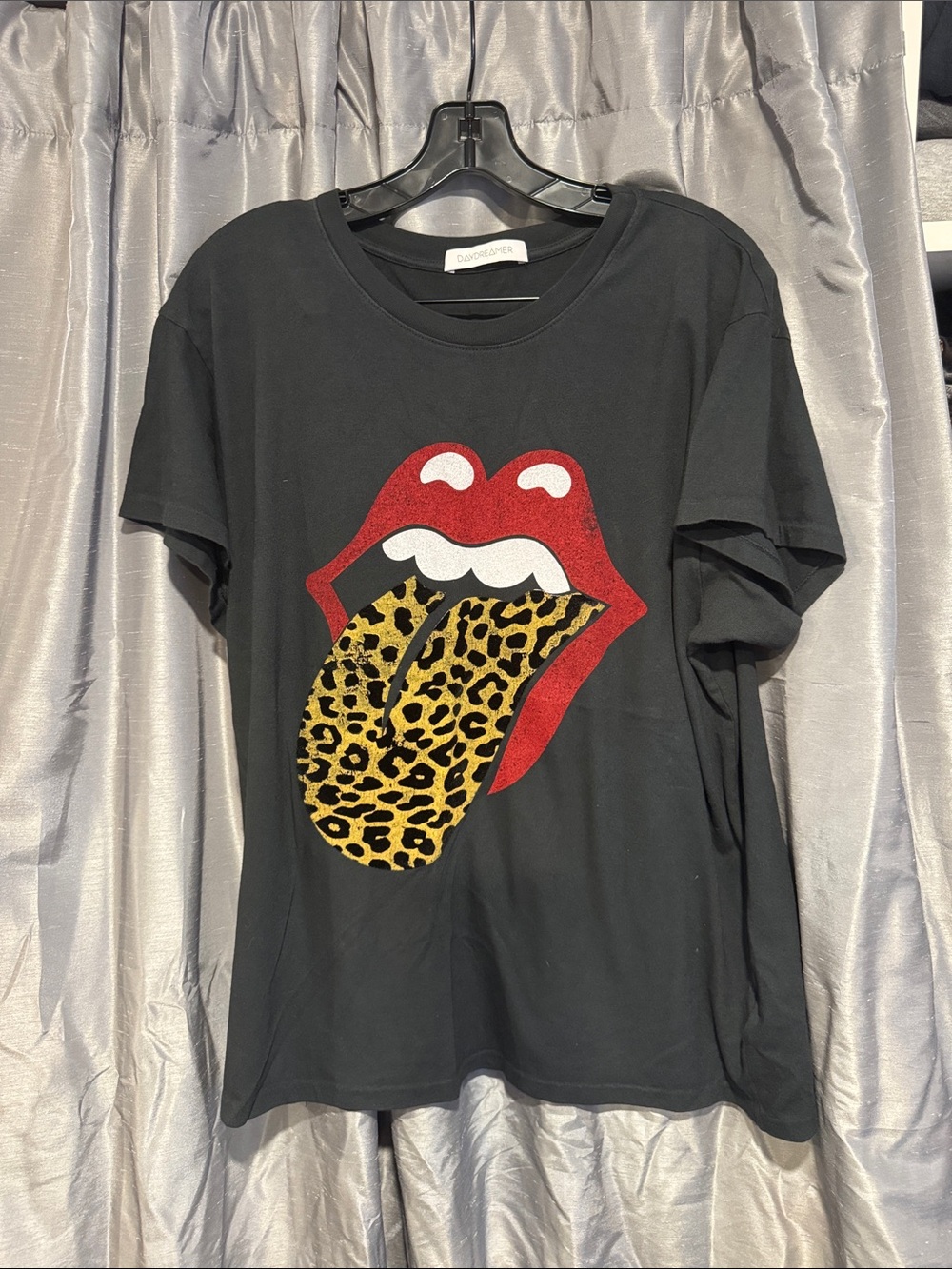 Daydreamer Black Graphic Tee Rolling Stones with Leopard Tongue Sz Large
